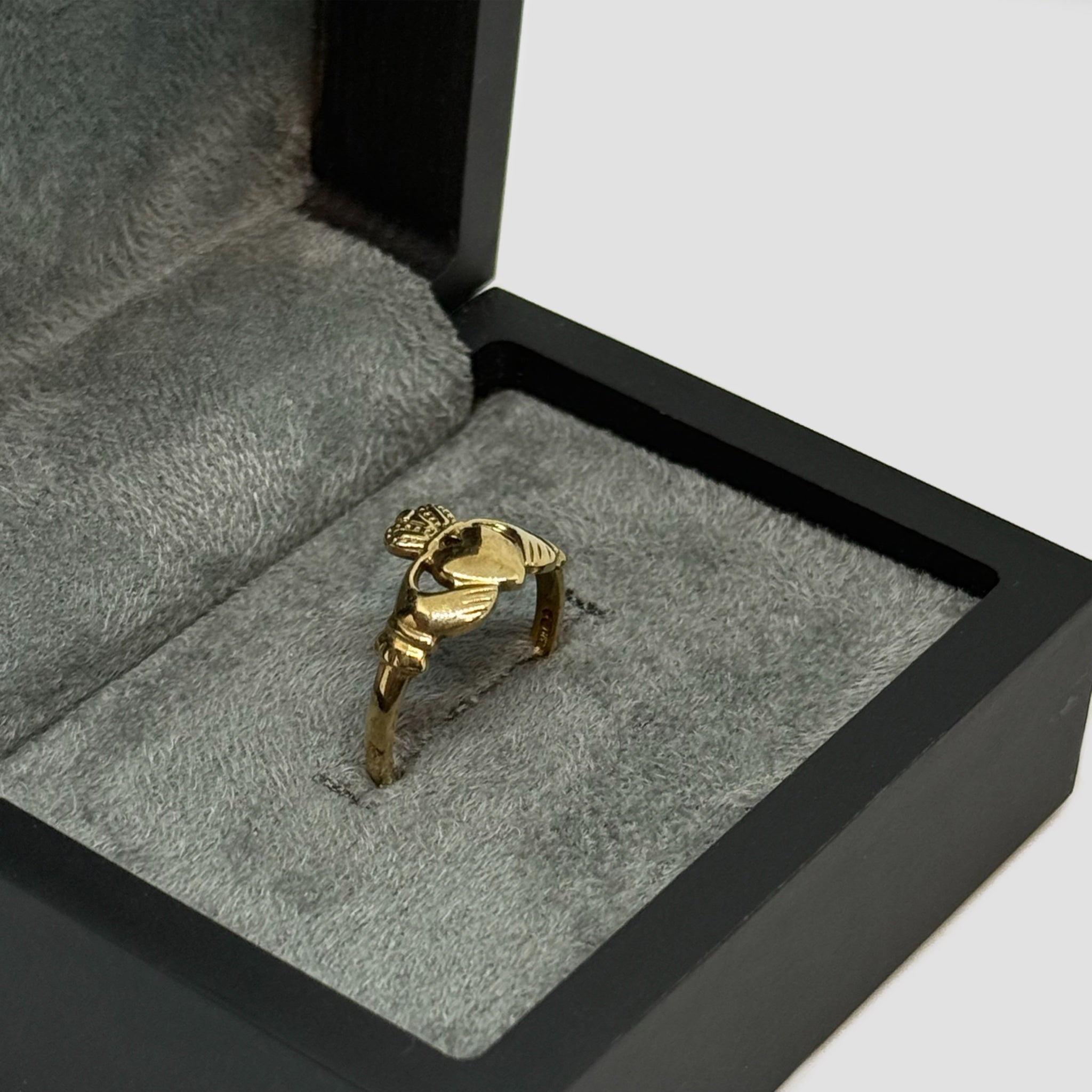 9ct Claddagh Ring