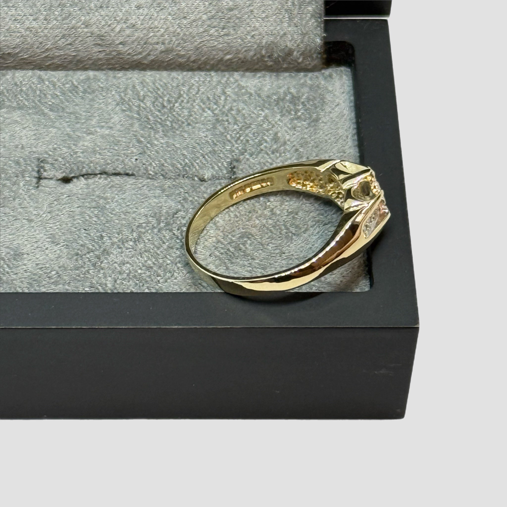 9ct Gold Gypsy Diamond Ring
