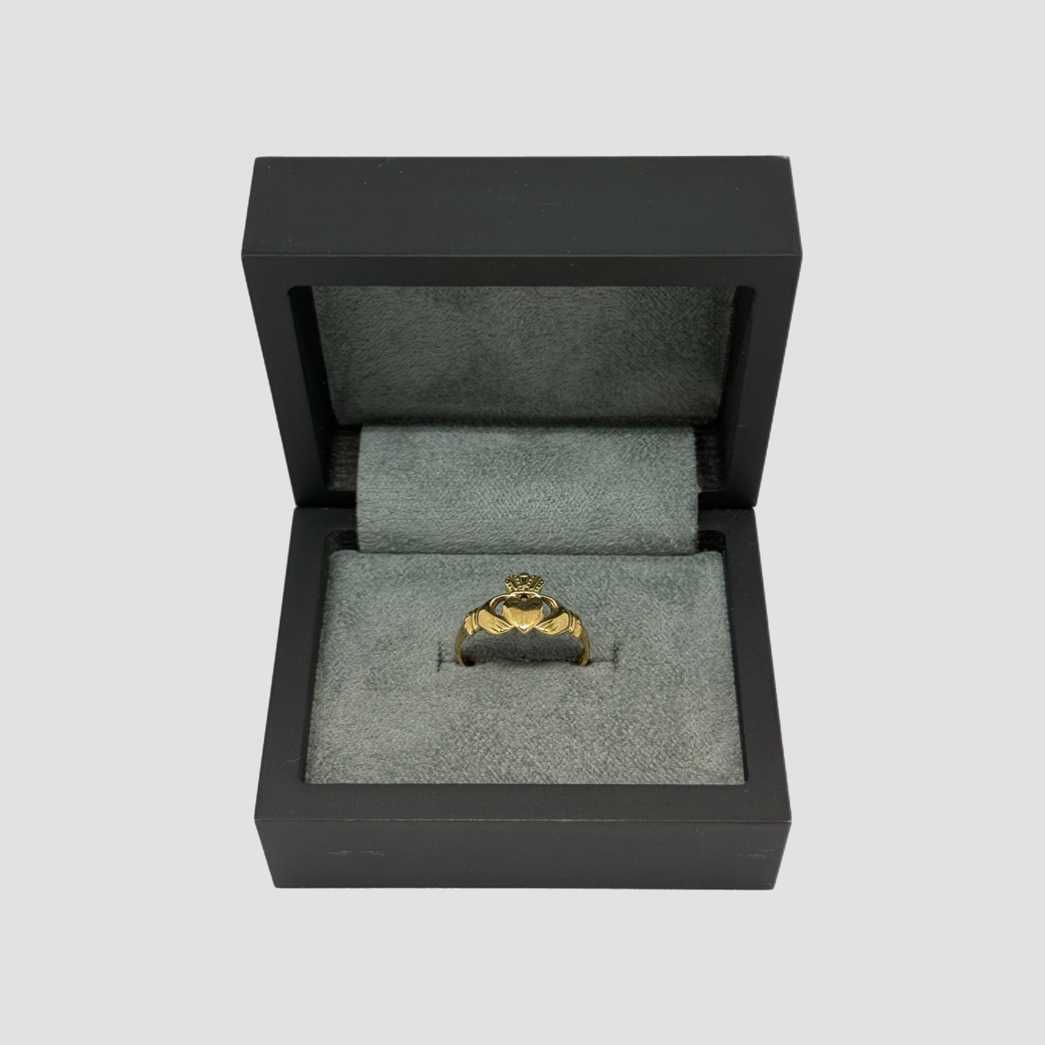 9ct Claddagh Ring